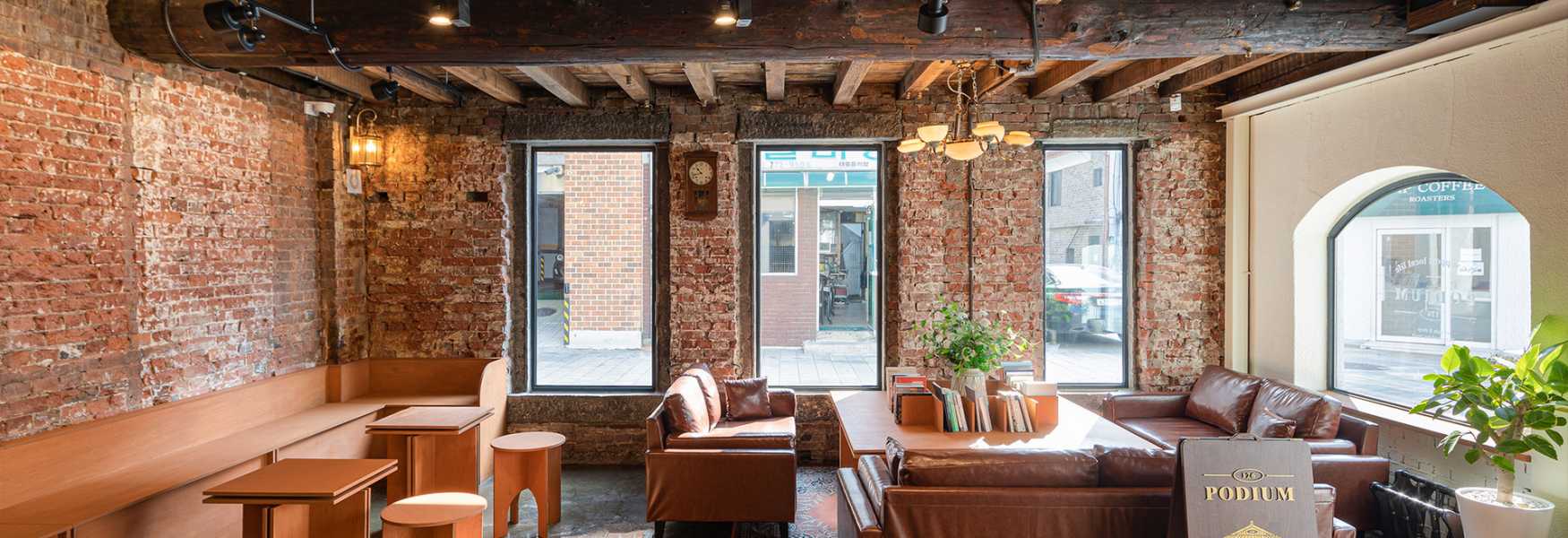 동인천에 자리한 카페 겸 소품숍 포디움126