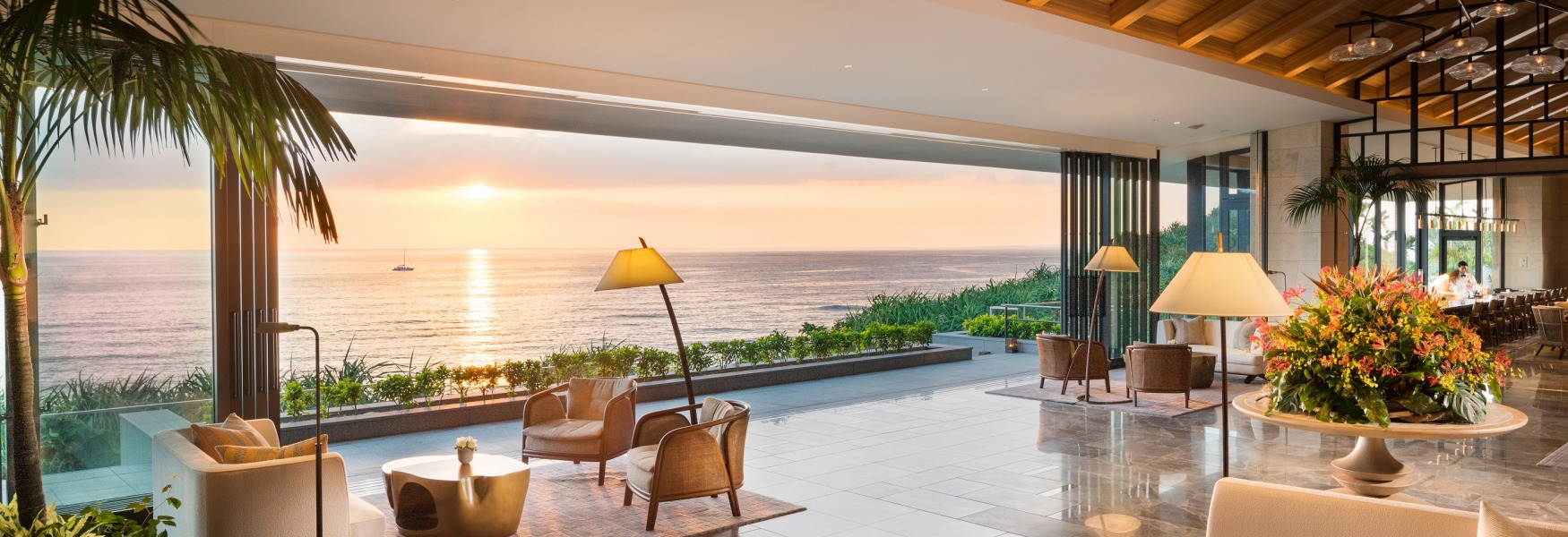 할레쿨라니 오키나와의 로비 전경