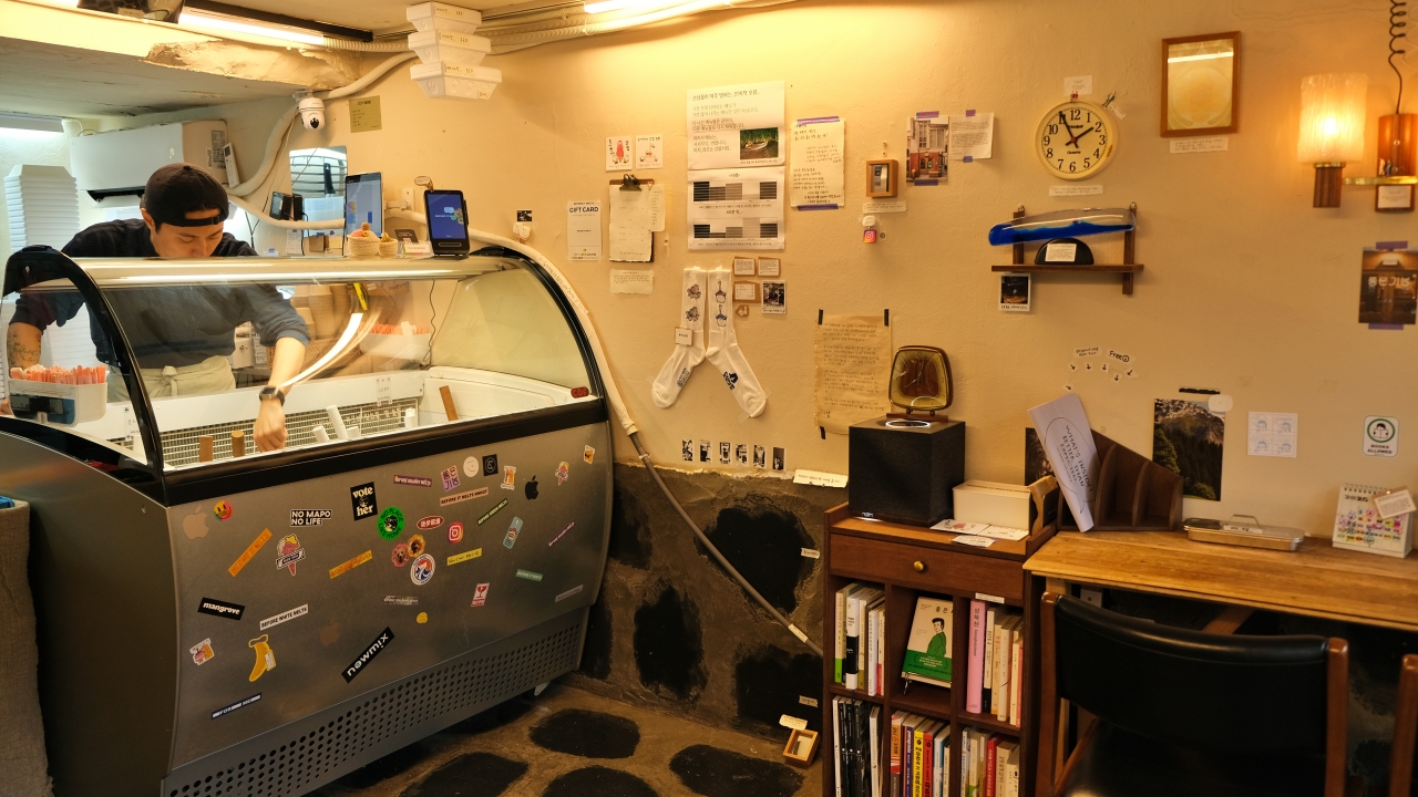 성북동 아이스크림 가게 녹기 전에의 내외부 전경