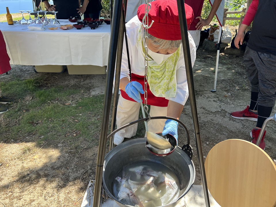 규슈 구마모토 무인도에서 즐기는 신선한 해산물 점심 식사