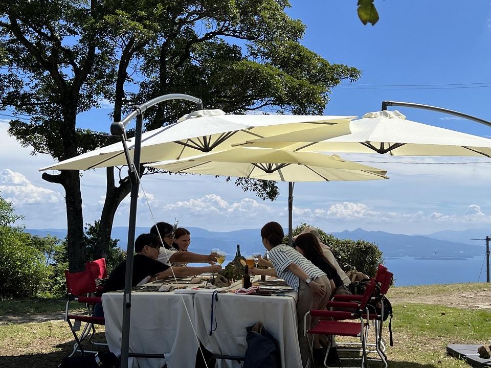 규슈 구마모토 무인도에서 즐기는 신선한 해산물 점심 식사