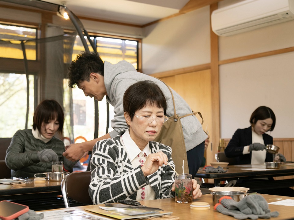 후쿠오카현 노가타시 꽃공원 투어와 플라워 캔들 클래스