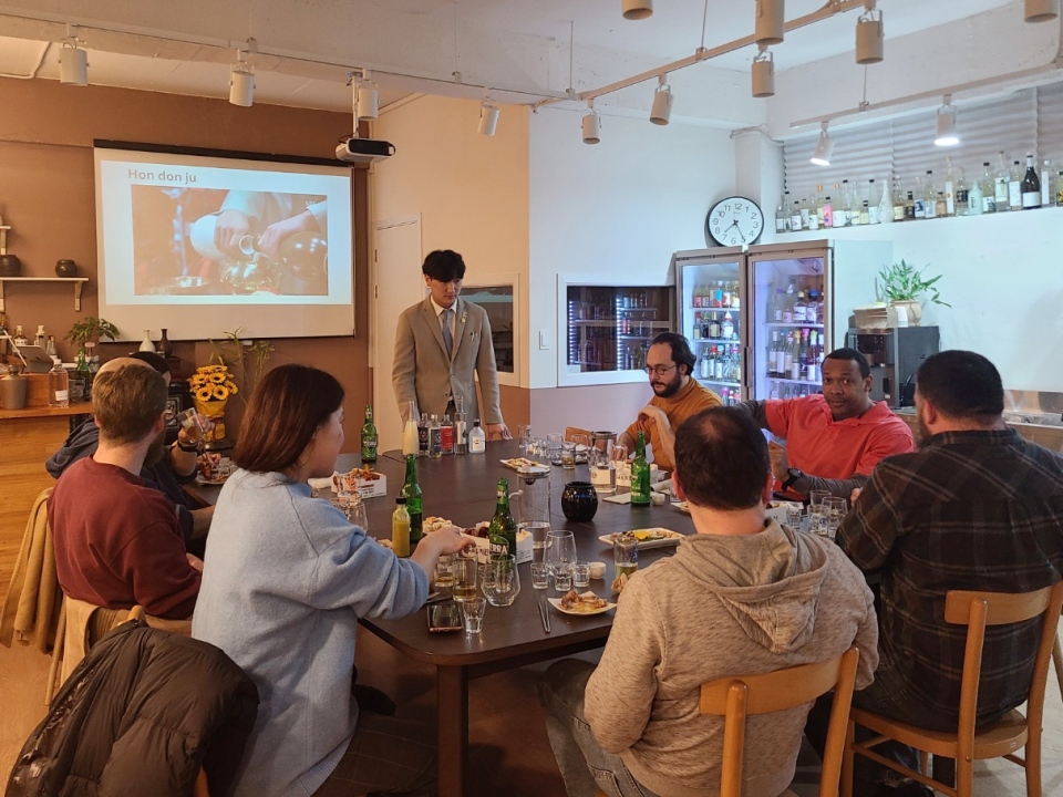 [더술컴퍼니] 제철 농산물로 만드는 시즈널 막걸리 클래스 (영어)