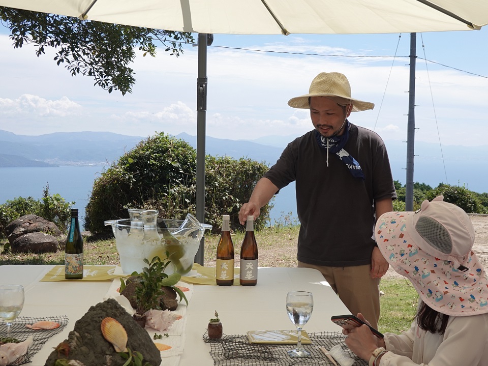 규슈 구마모토 무인도에서 즐기는 신선한 해산물 점심 식사