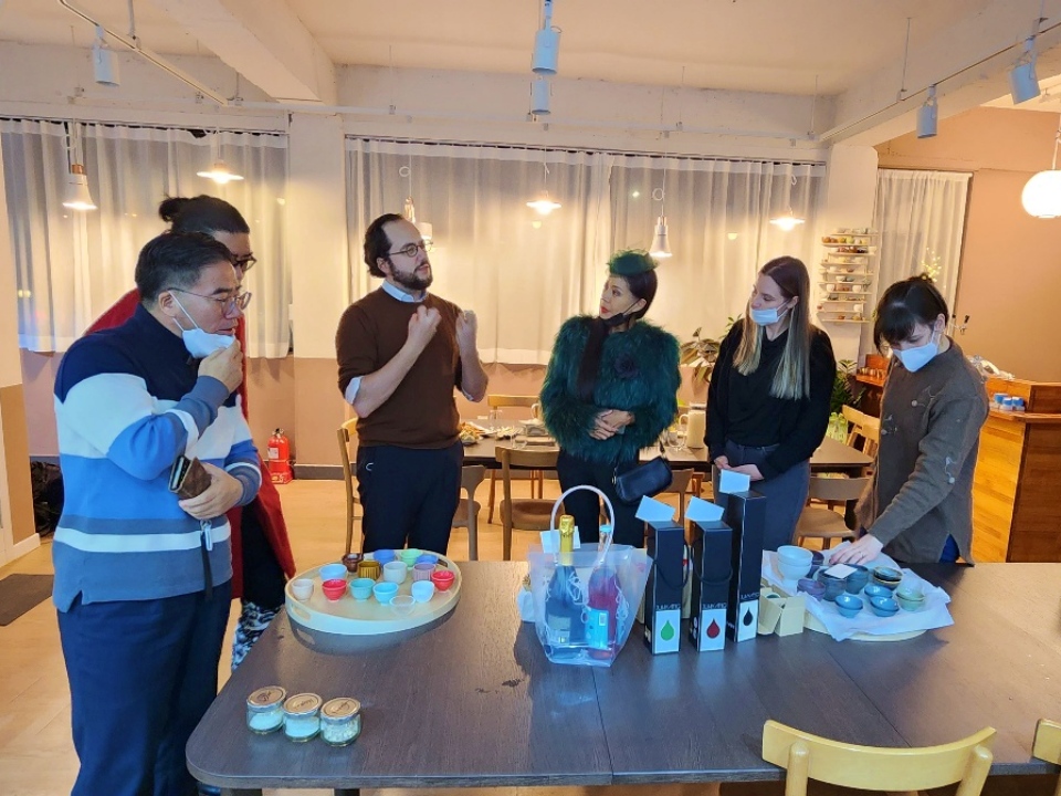 [더술컴퍼니] 제철 농산물로 만드는 시즈널 막걸리 클래스 (영어)